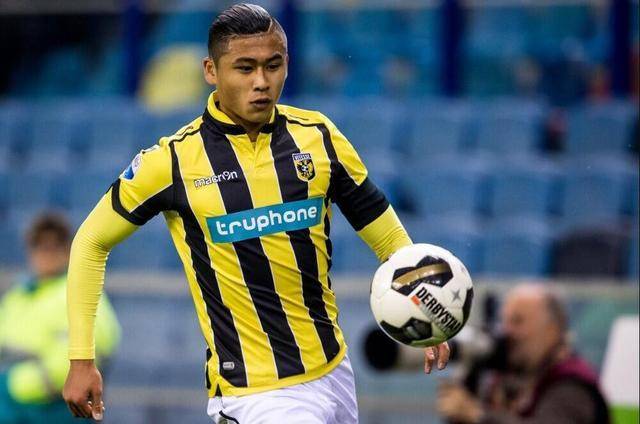 助球队奠定 助球队奠定