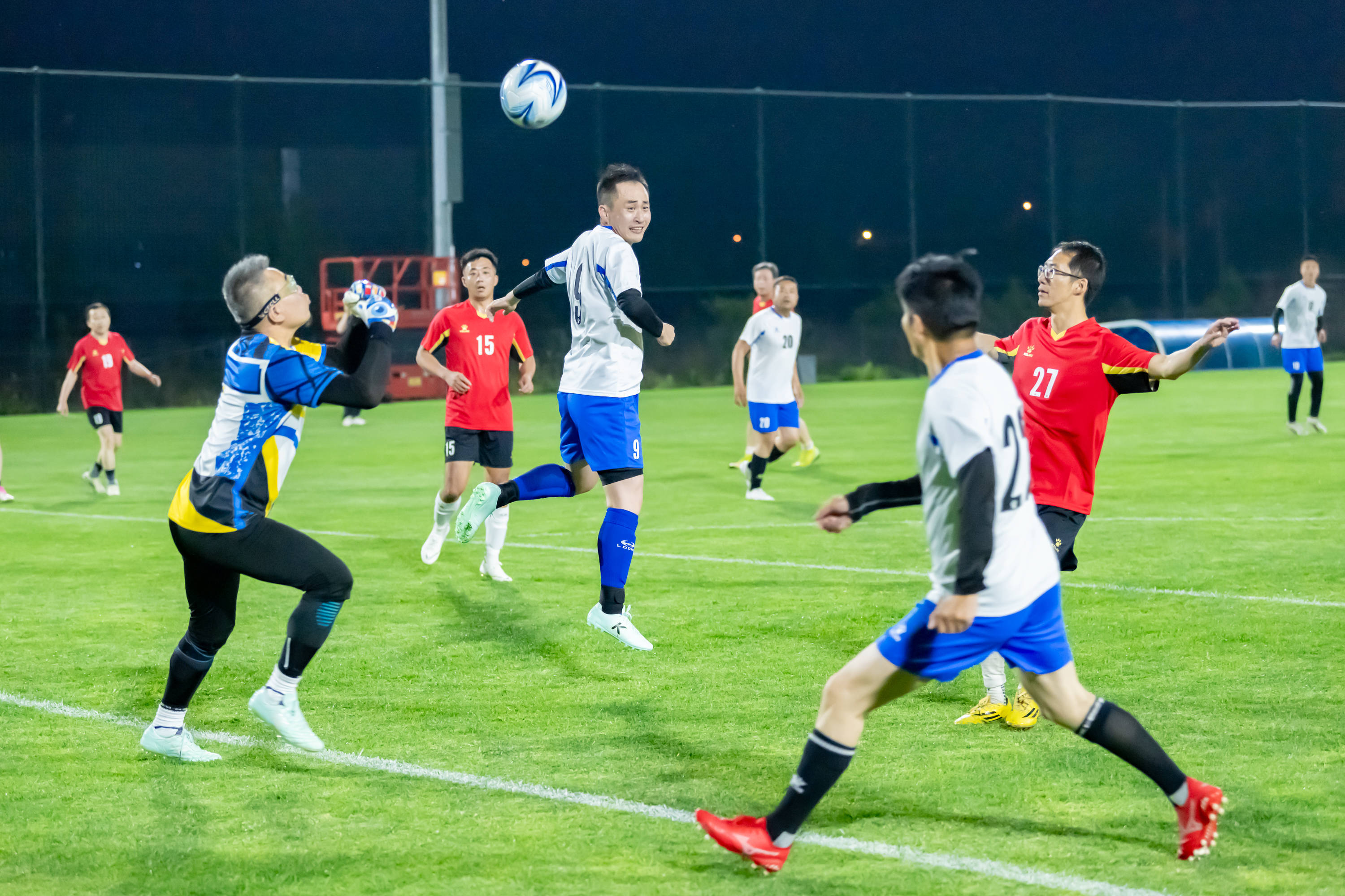 还增添了一 还增添了一