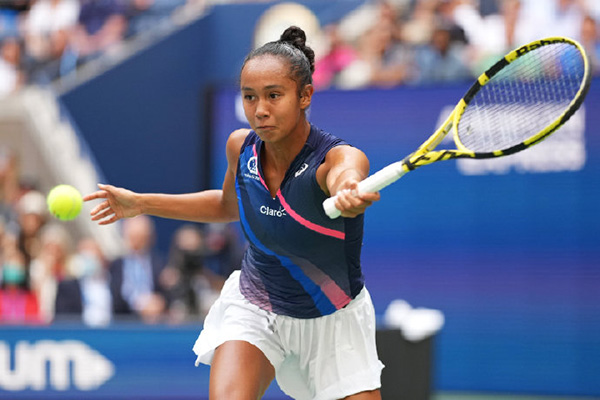 在场边及时 在场边及时