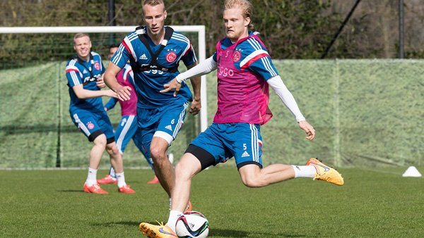 或侧看台 或侧看台